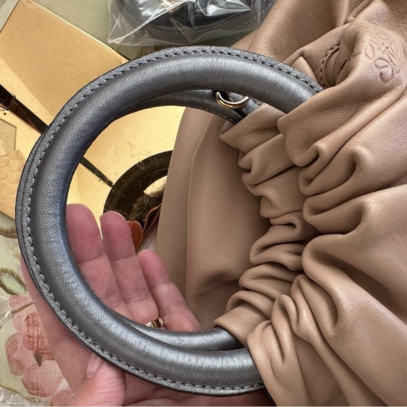 Loewe Rare two toned Limited Edition Bounce Bag Beige Leather Gold HW - Picture 10 of 15